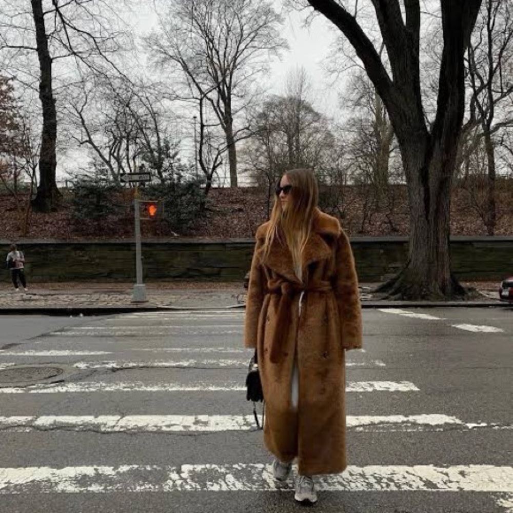 The Frankie Shop | Joni Faux Fur Coat | M - Picture 7 of 11